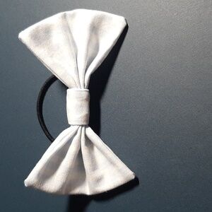 Bow hair tie